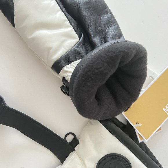 Michael Kors Quilted Black & White Leather Palm Touch Gloves with MK Logo. Sz M - Picture 12 of 16